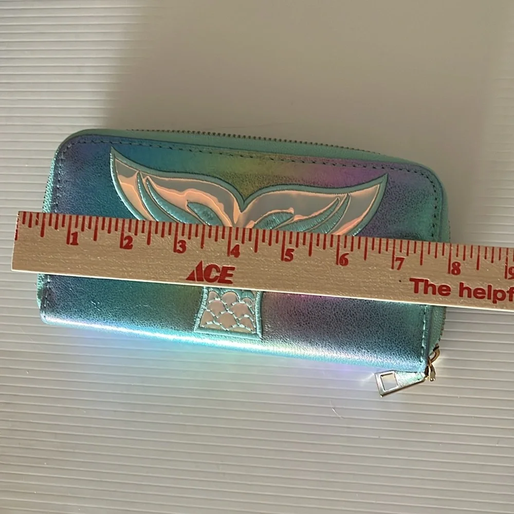 NWOT 3AM FOREVER Holographic Mermaid Tail Gold Toned Zip Around  Wallet - Picture 8 of 8